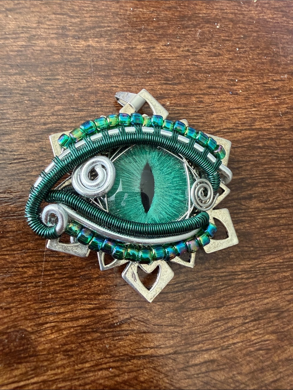Green Reptile Cat Eye Ornament Pendant - Handcrafted Accent